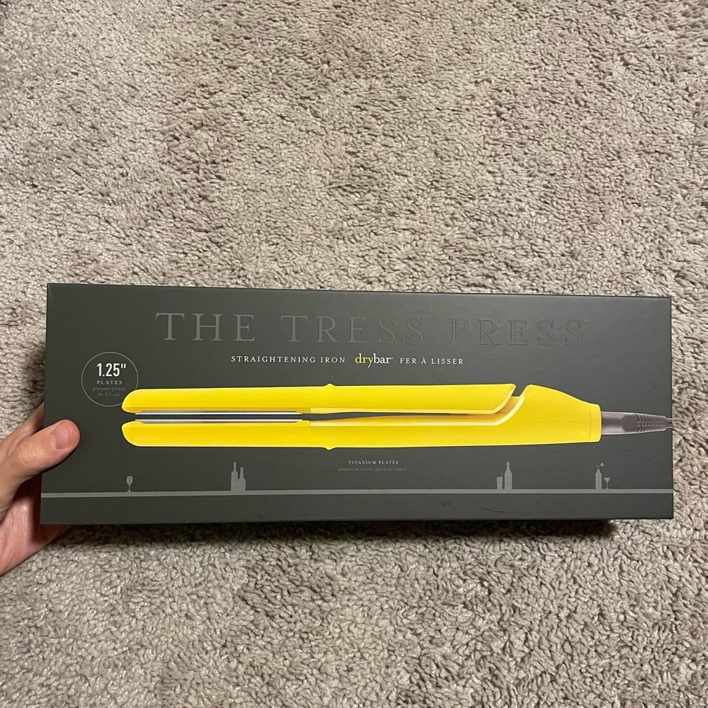 COPY - Drybar Straightener